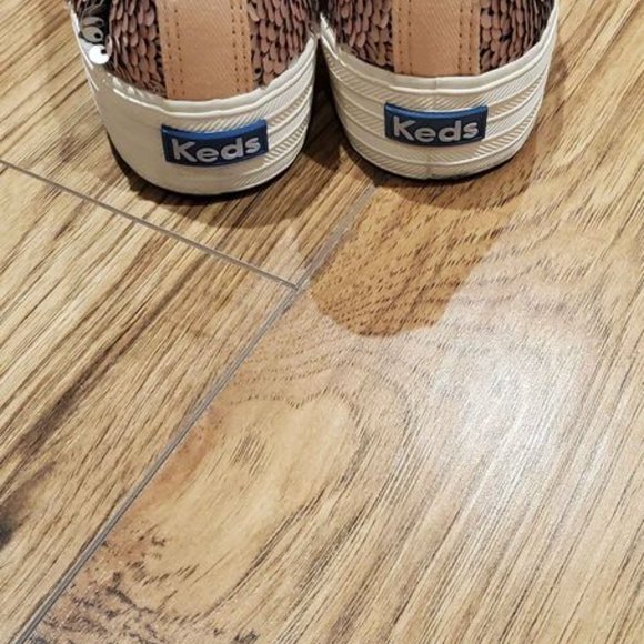 Ladies Sneakers - Picture 3 of 3